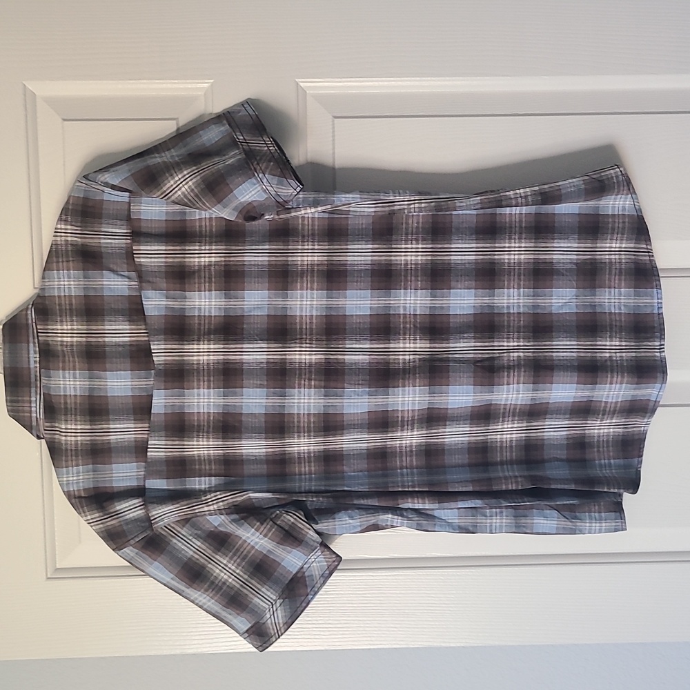 Red Level Nine Button-Down - Picture 2 of 3